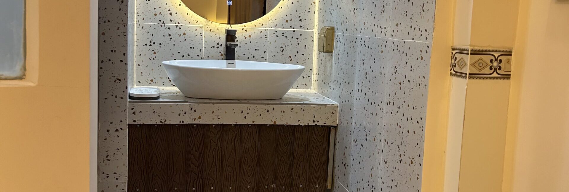 Phòng Deluxe cao cấp 2 giường lớn