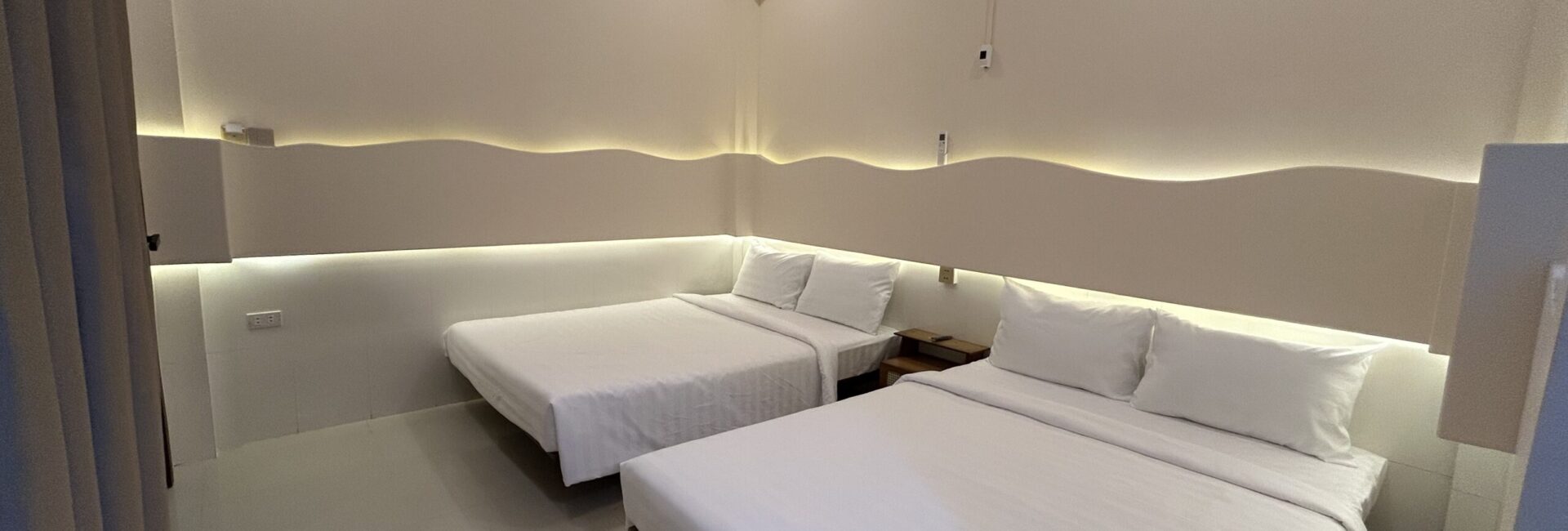 Phòng Deluxe cao cấp 2 giường lớn