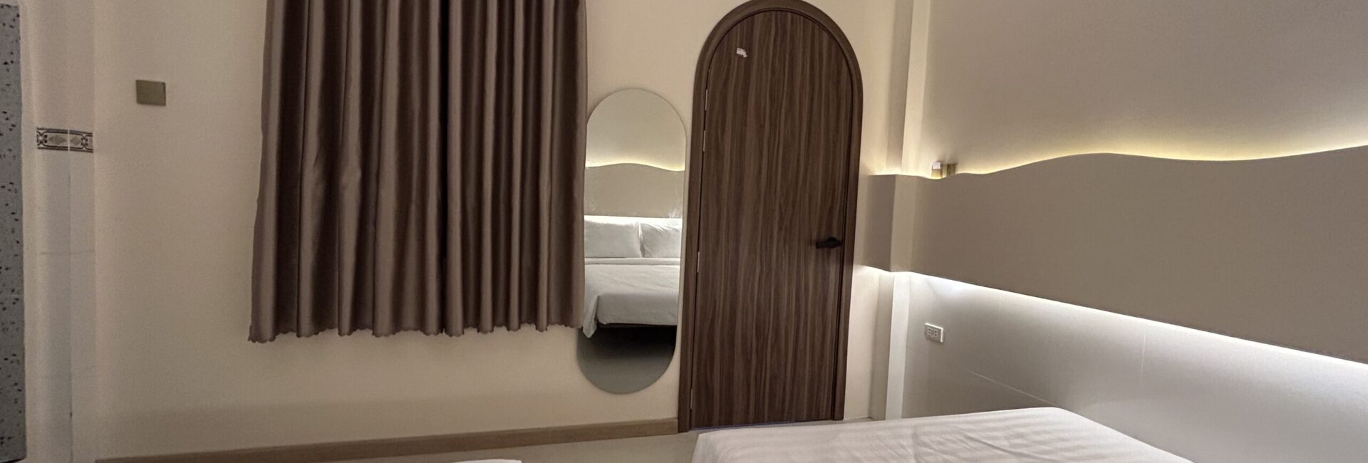 Phòng Deluxe cao cấp 2 giường lớn